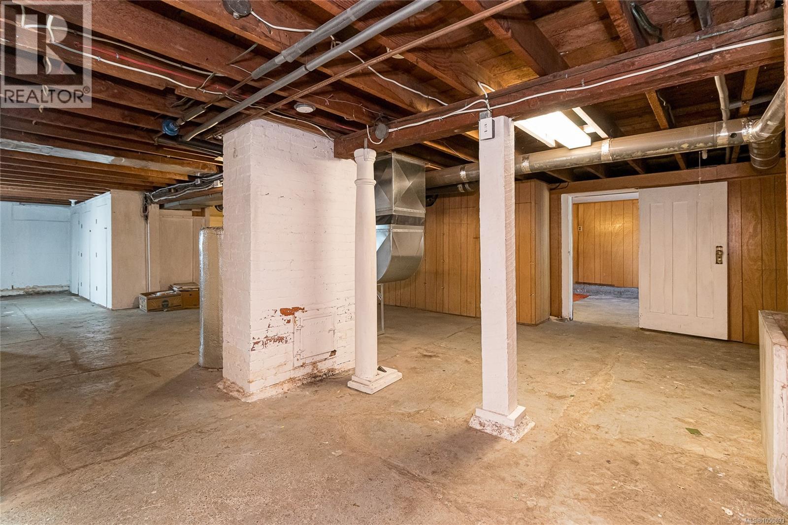  2531 Fernwood Road, Victoria