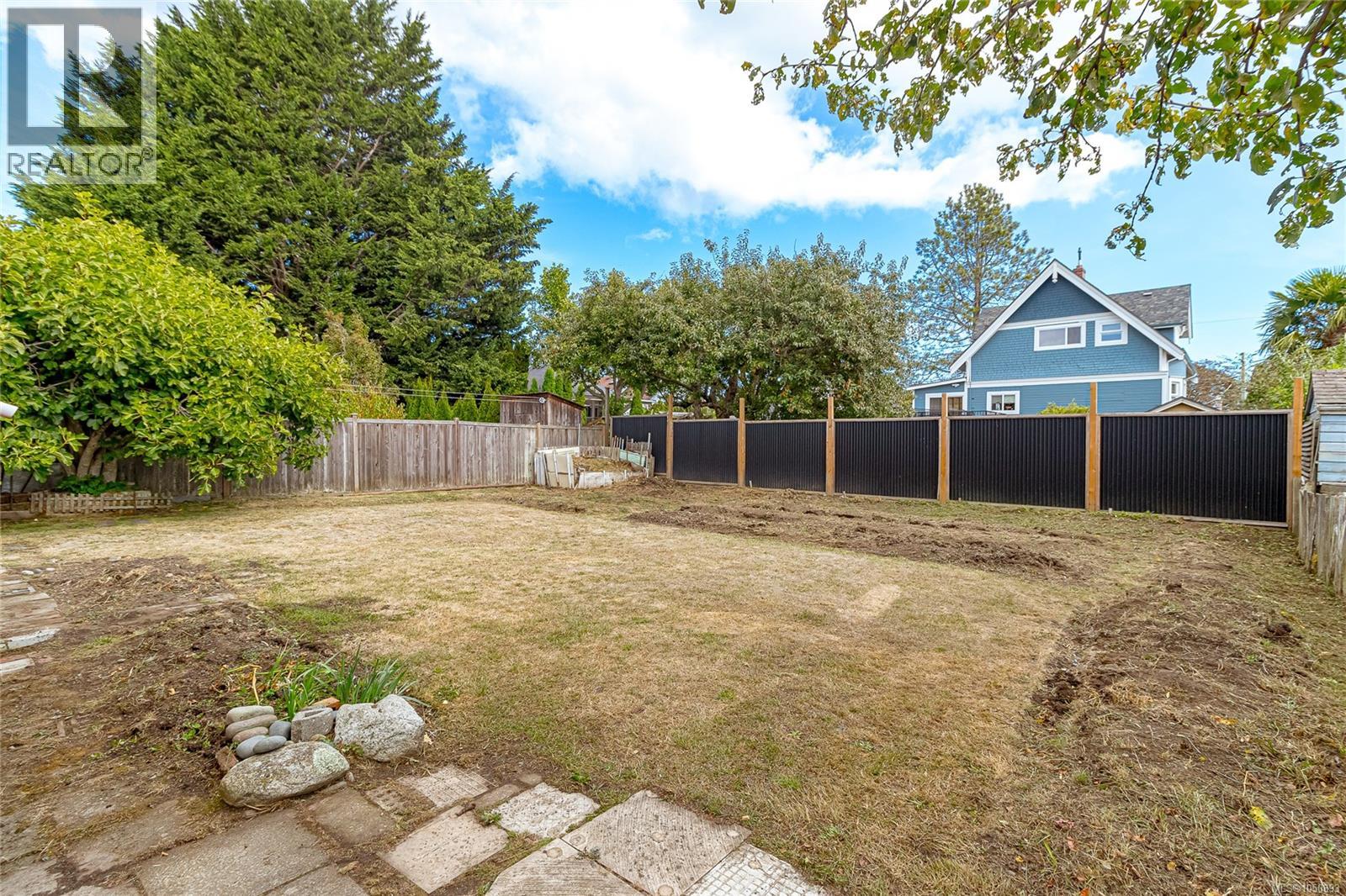 2531 Fernwood Rd - 28