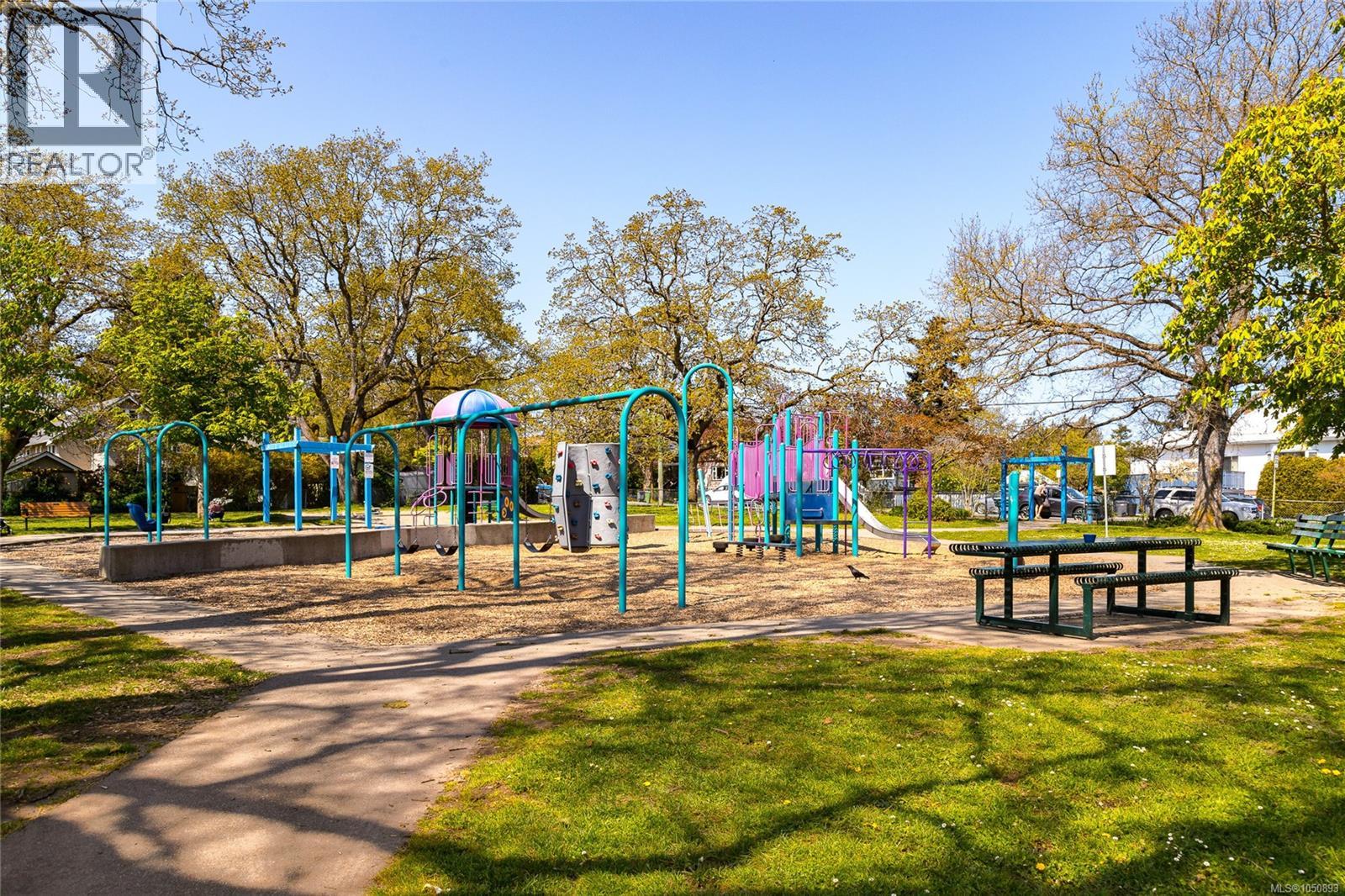 2531 Fernwood Rd - 33