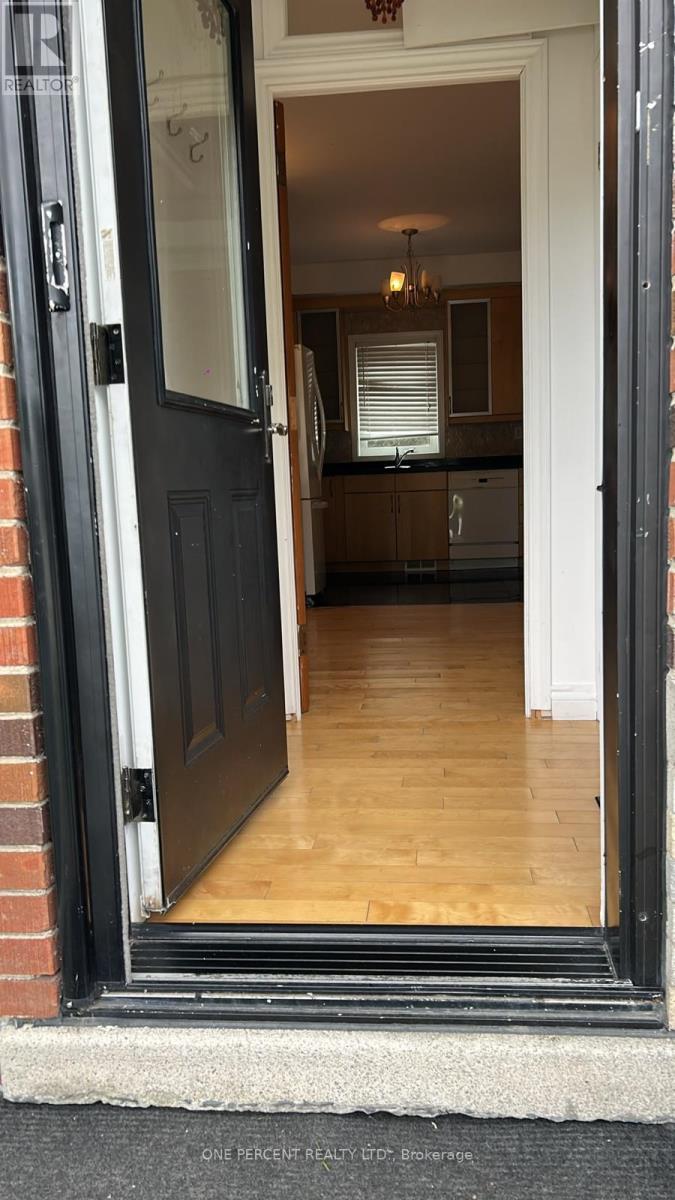 (MAIN) - 2B DORNFELL STREET, Toronto (Newtonbrook West) — photo 2