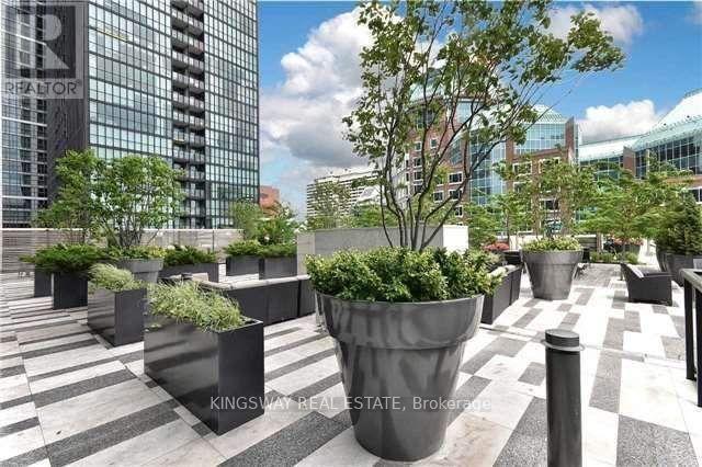 101 Charles Street East — photo 26