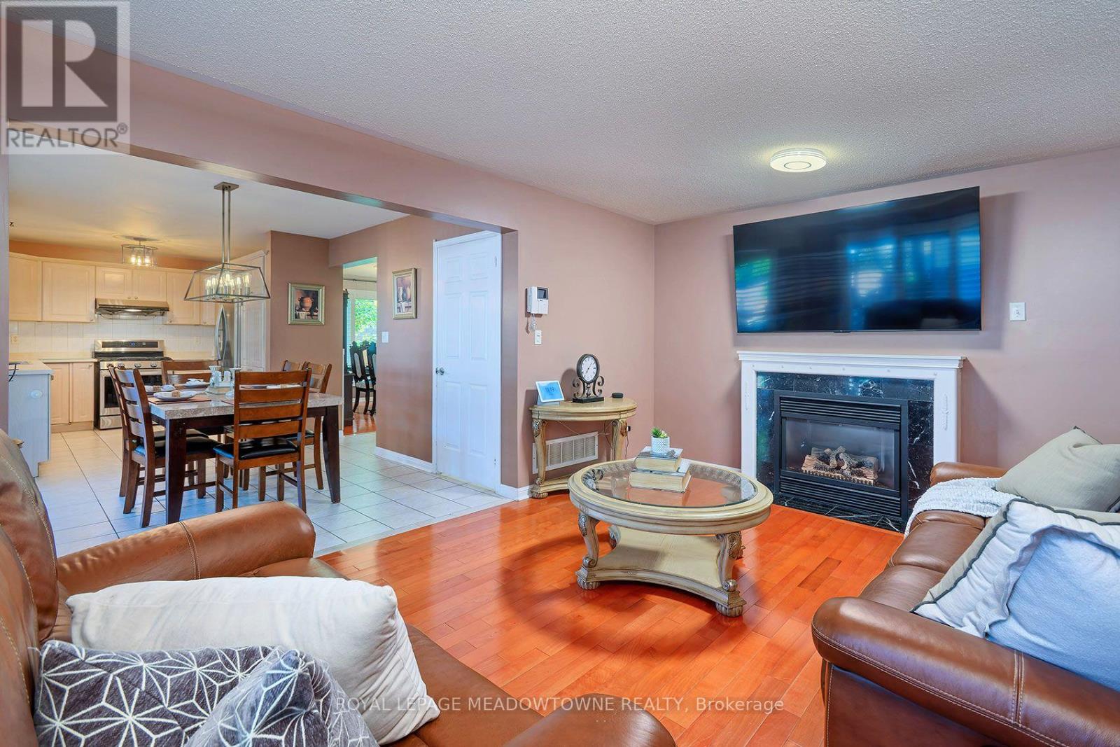 43 THORPE CRESCENT, Brampton (Fletcher's Meadow) — photo 6