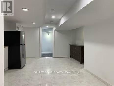 LOWER - 370 DELAWARE AVENUE, Toronto (Dovercourt-Wallace Emerson-Junction) — photo 3