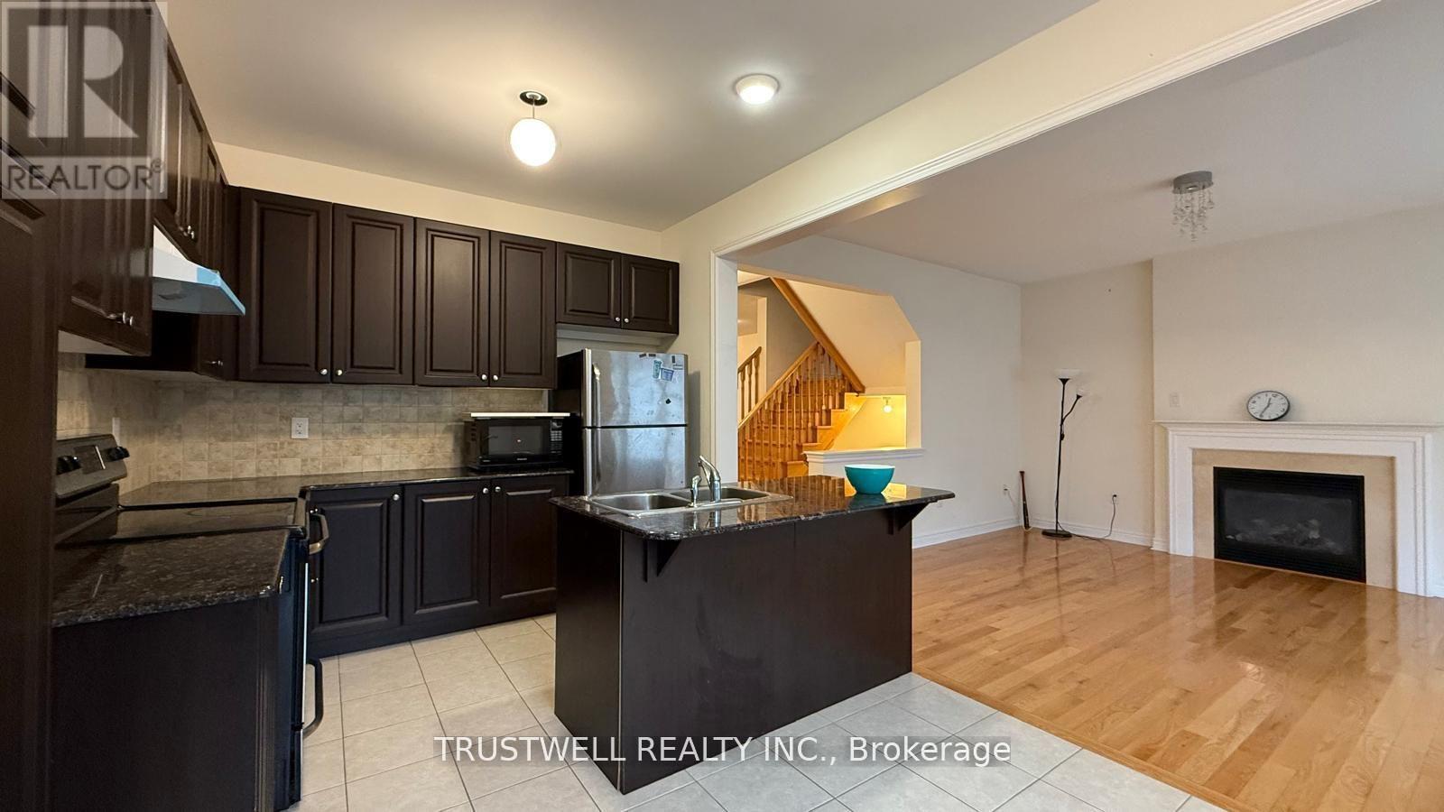 54 BUSCH AVENUE, Markham (Berczy) — photo 2