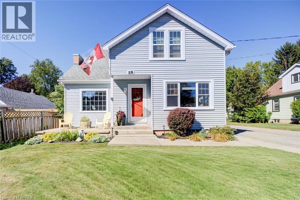 15 LYNDSAY Street, Brantford