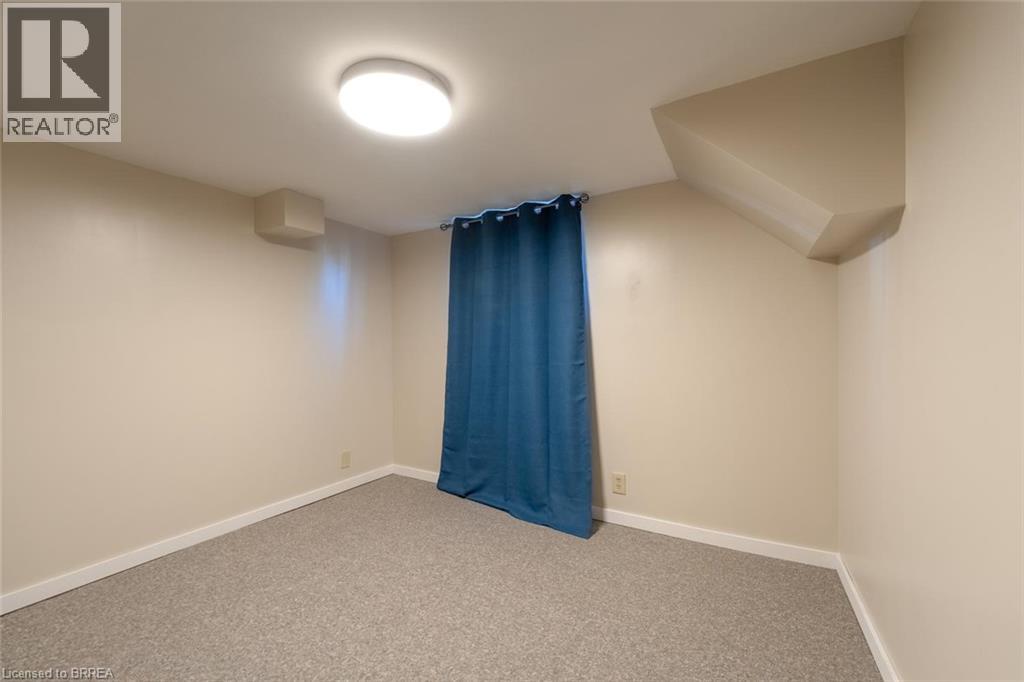 15 LYNDSAY Street - Image 32