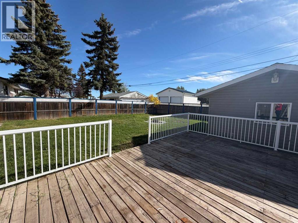 9915 97 Avenue - 13