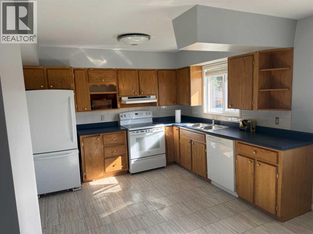 9915 97 Avenue - 3
