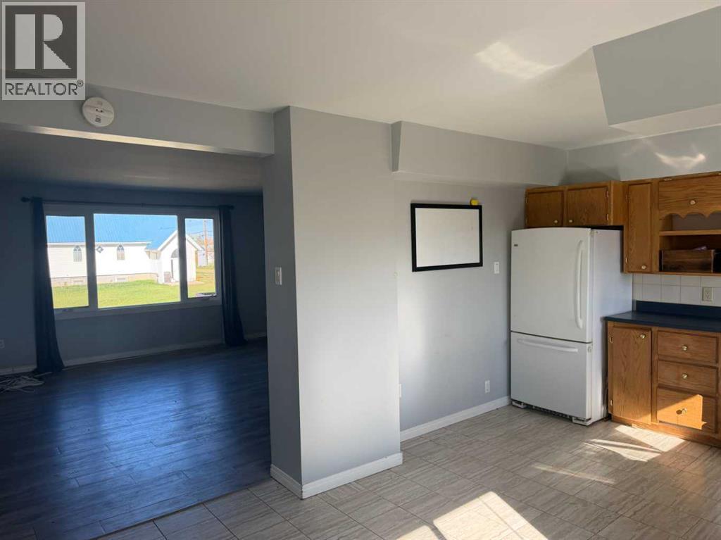 9915 97 Avenue - Image 4