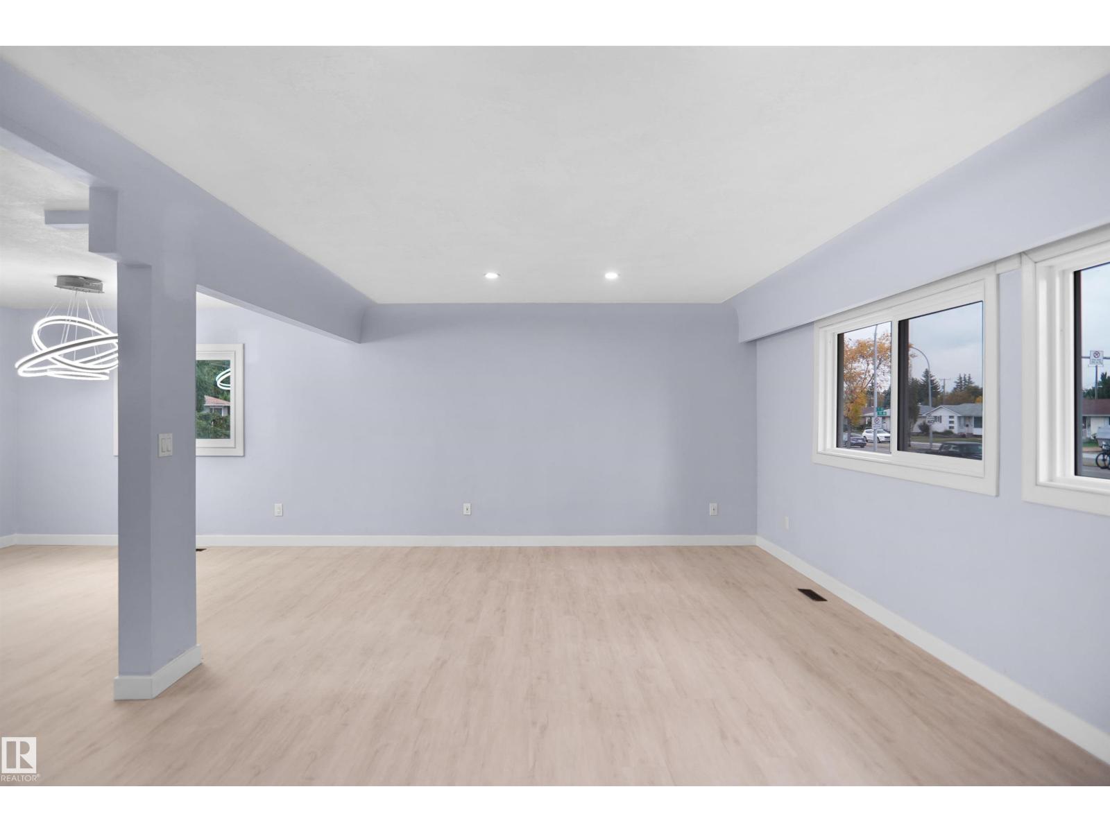 7501 95 AV NW - 10