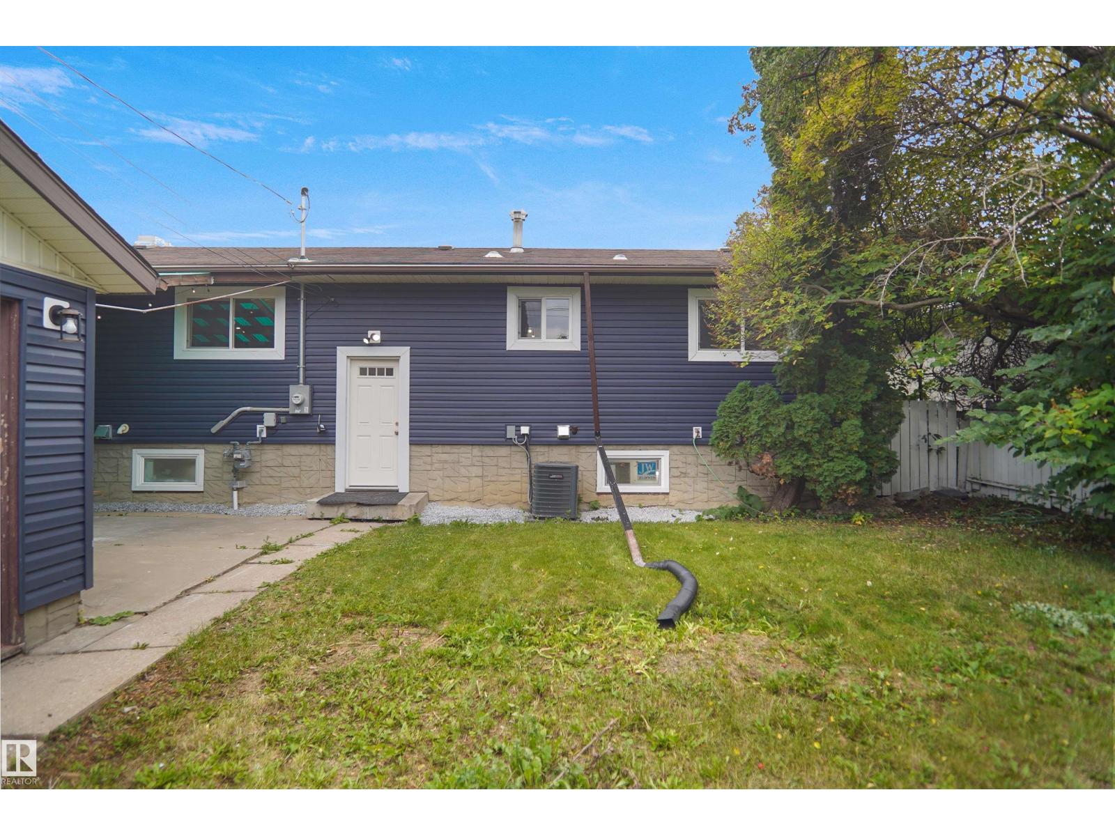 7501 95 AV NW - 61