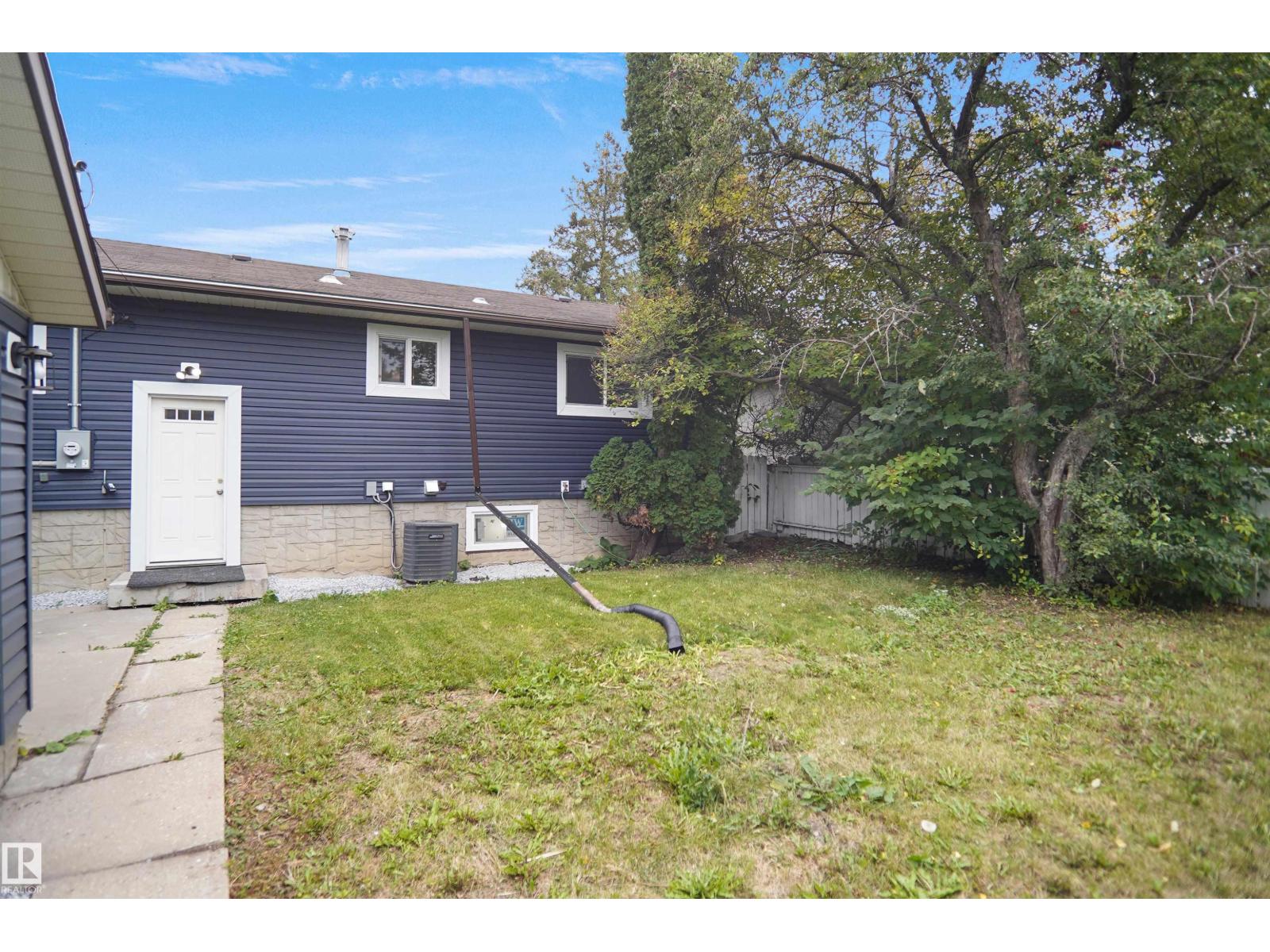 7501 95 AV NW - 60