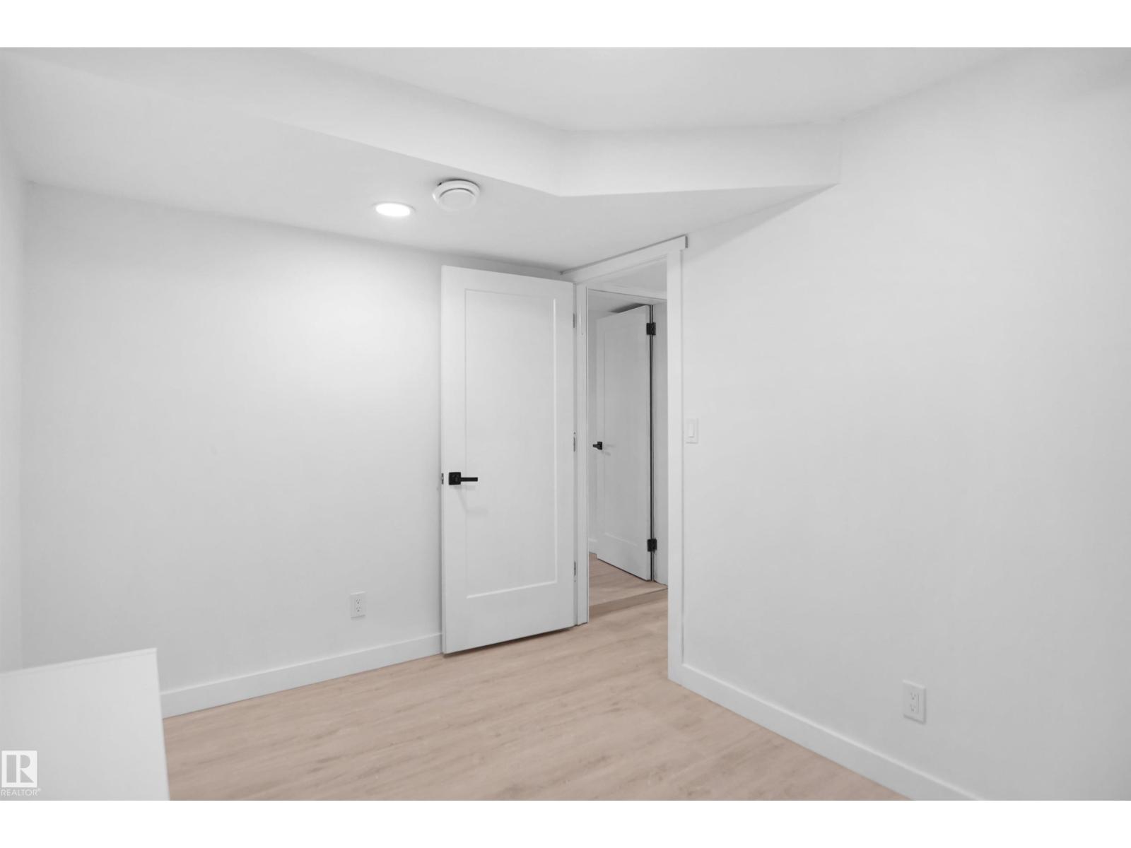 7501 95 AV NW - 42
