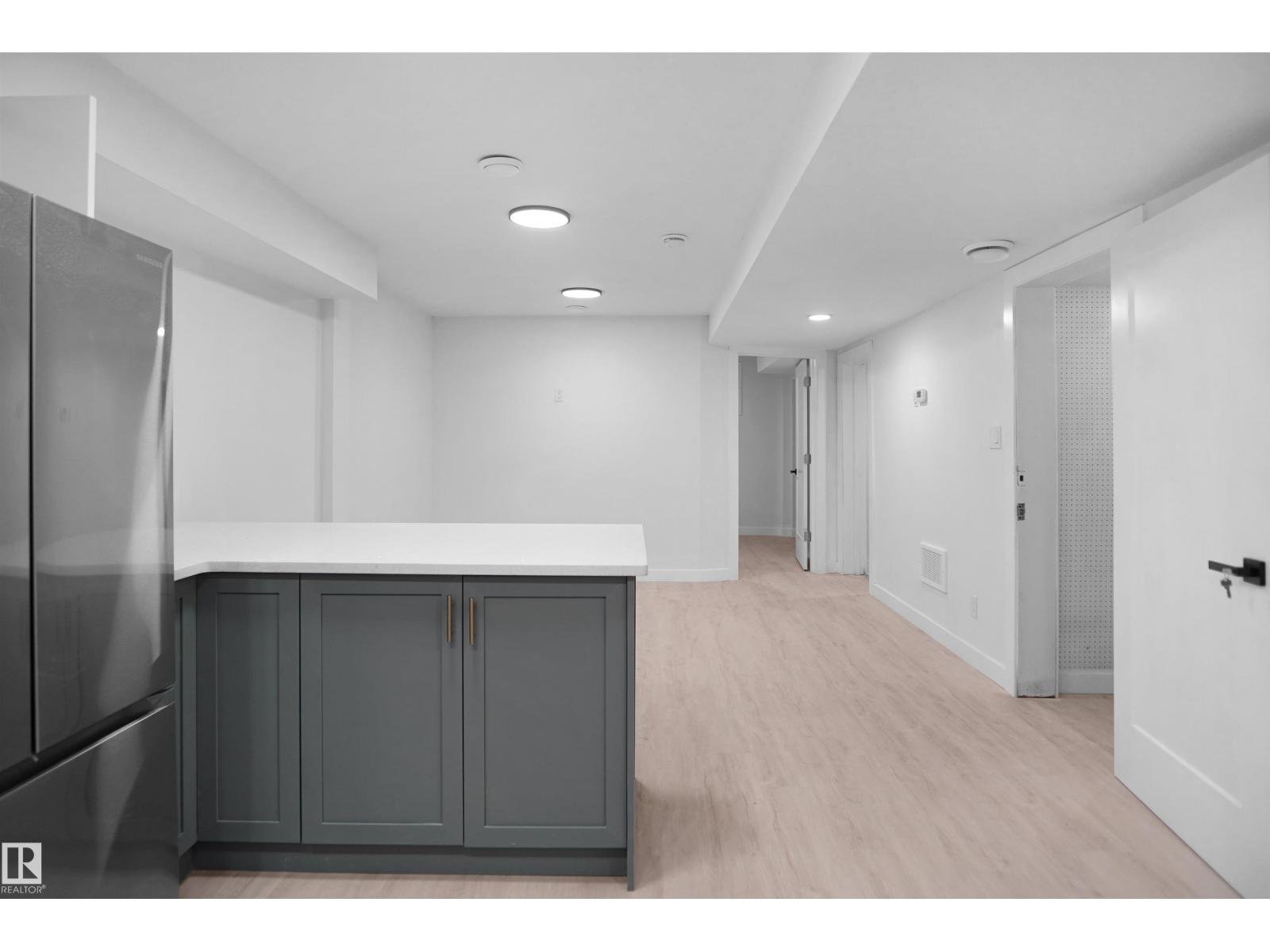 7501 95 AV NW - 52
