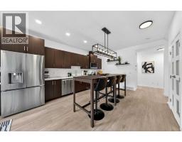 4pc Bathroom - 52 Evansborough Way Nw, Calgary, AB T3P0M3 Photo 10