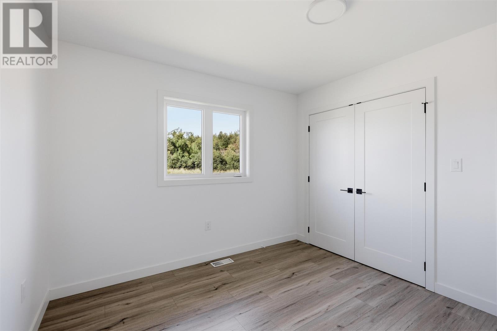 215 Greenfield DR - Image 22