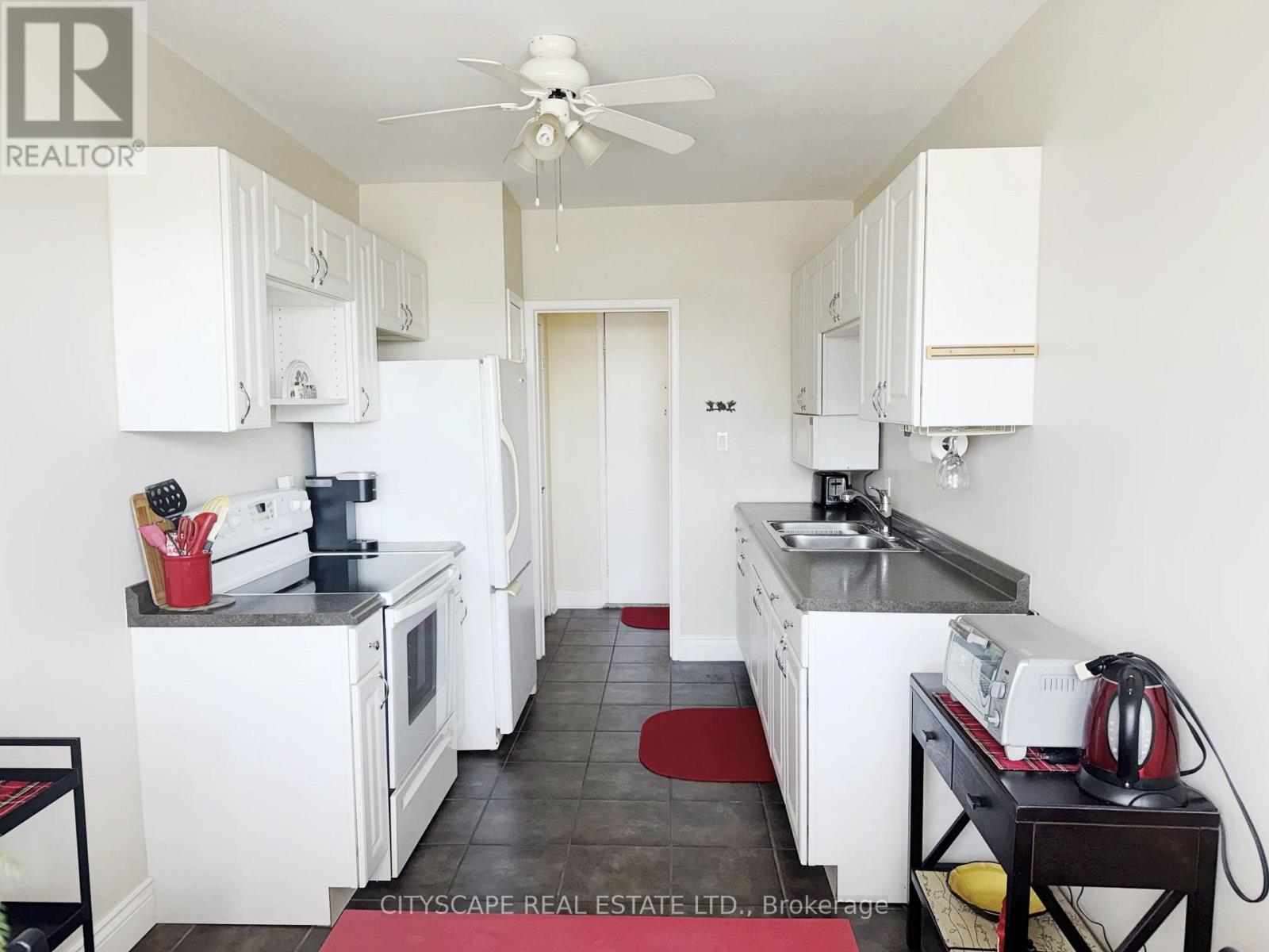 #25 824 BRANT STREET - 7