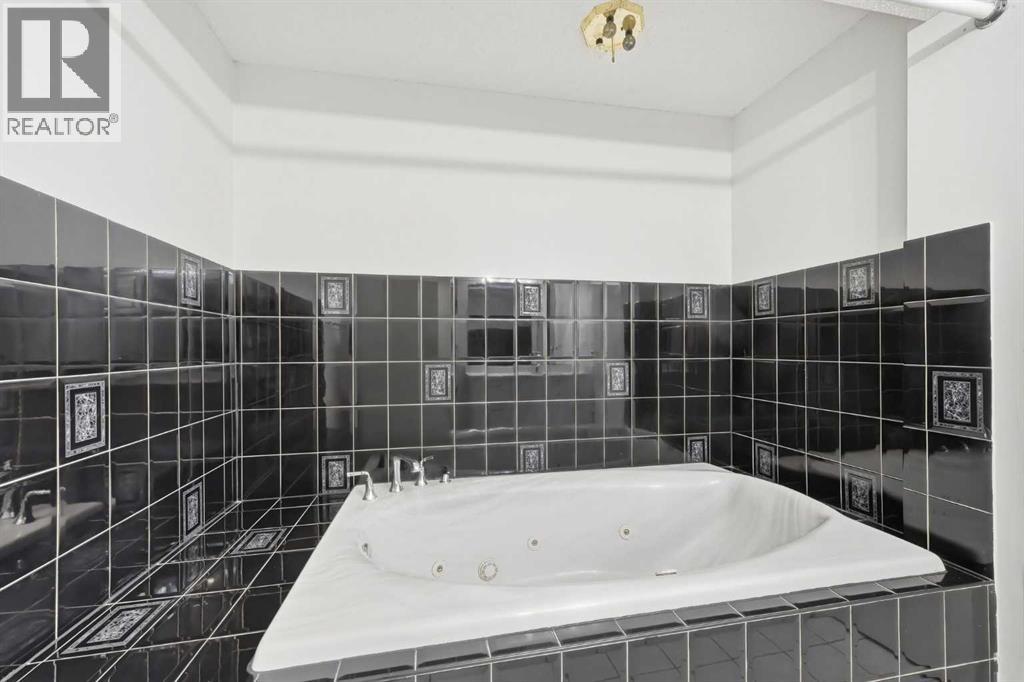11 Martinwood Road NE - 31