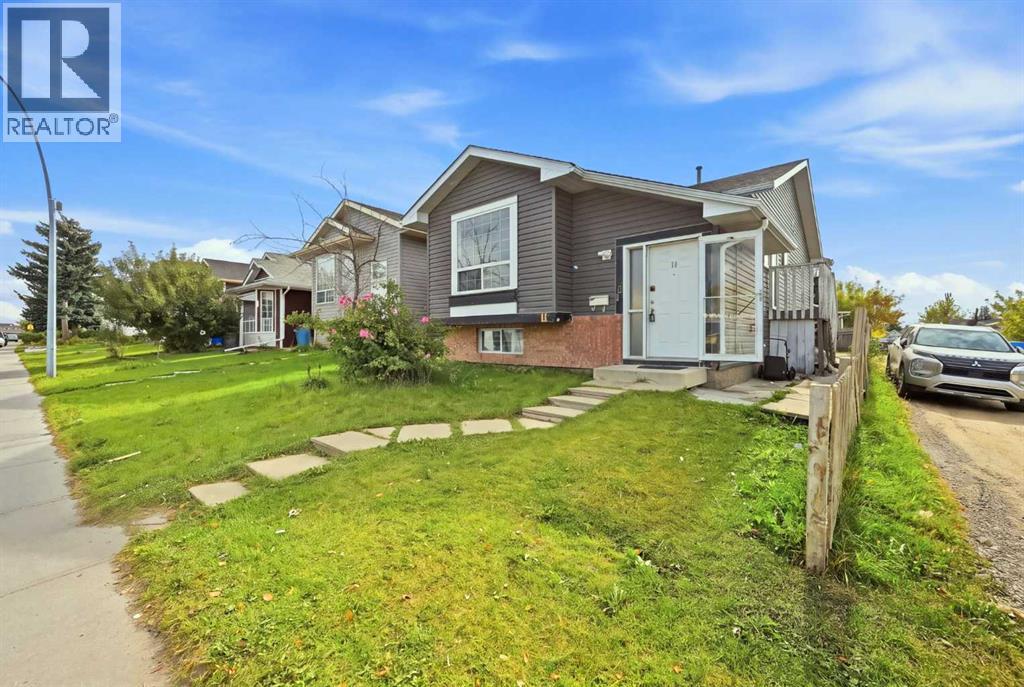 11 Martinwood Road NE - 33