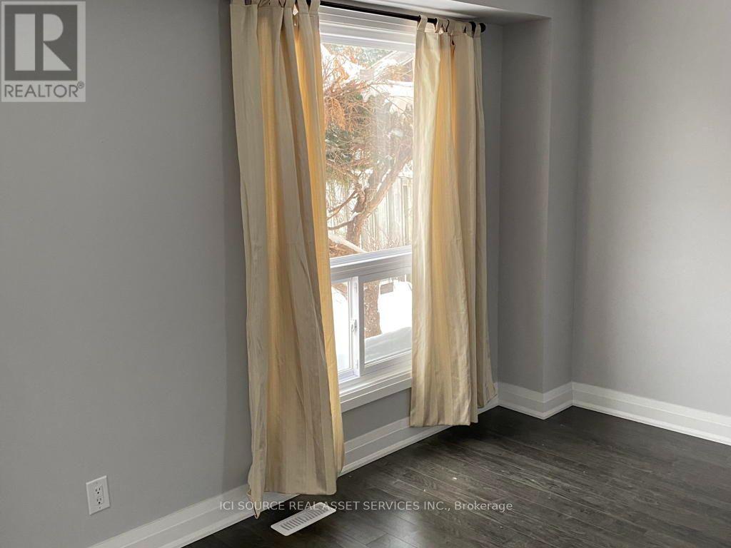 77 NEWBRIDGE CRESCENT - 29