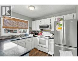 Living room - 155 Templevale Road Ne, Calgary, AB T1Y4V9 Photo 6