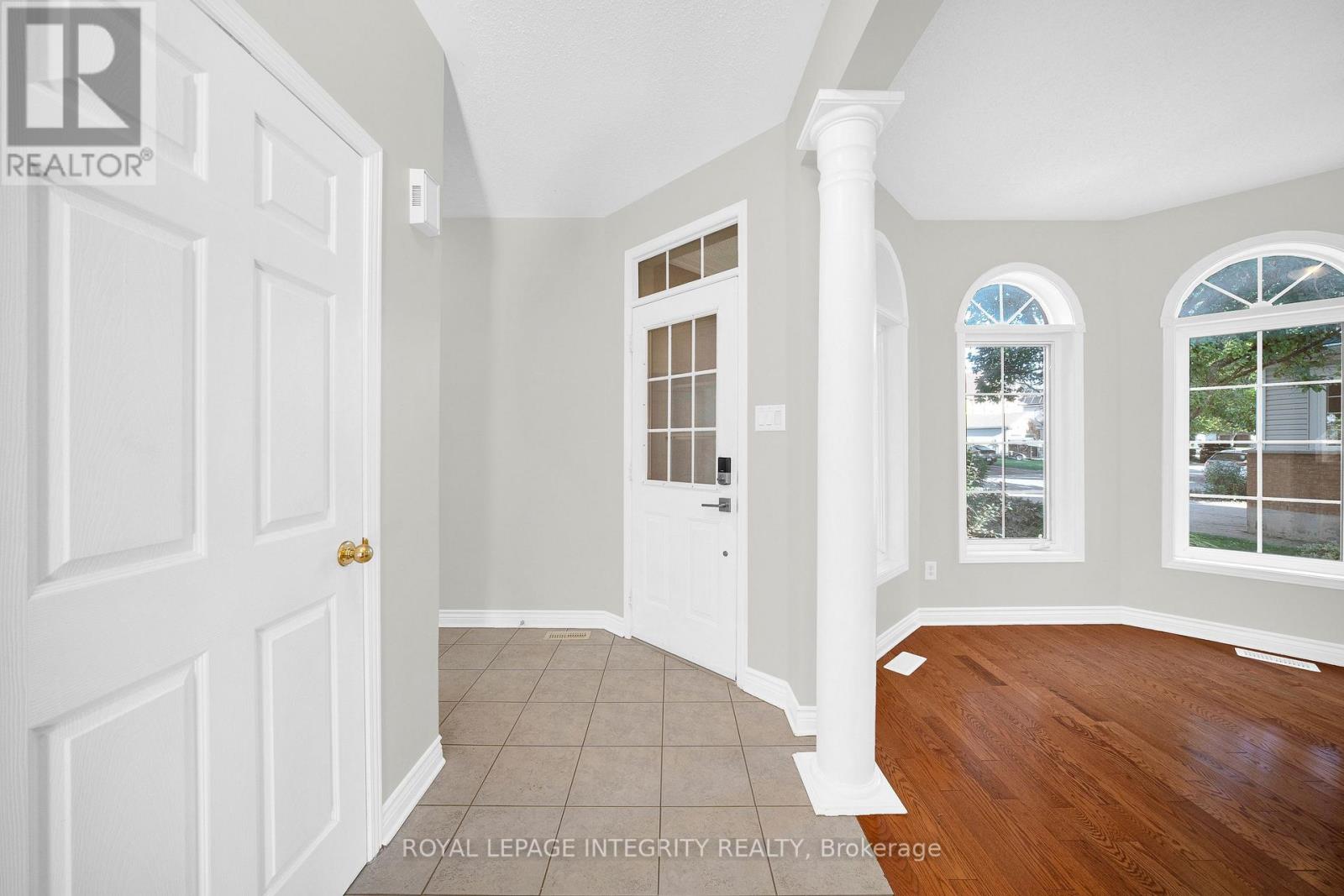 33 NORGOLD CRESCENT, Ottawa — photo 3