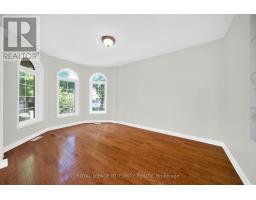 33 Norgold Crescent, Ottawa, ON K2T1J1 Photo 8