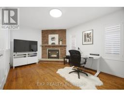 Laundry room - 70 Embassy Drive, Vaughan, ON L4L5B1 Photo 13