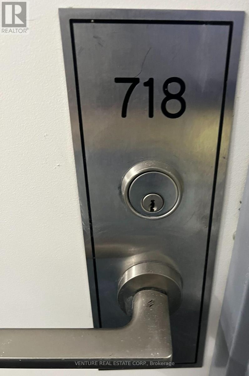 718 - 15 JAMES FINLAY WAY, Toronto (Downsview-Roding-CFB) — photo 5