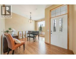 5pc Bathroom - 10 Eagleview Heights, Cochrane, AB T4C1P5 Photo 6