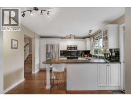 4pc Bathroom - 1308 Norfolk Drive Nw, Calgary, AB T2K5P6 Photo 11