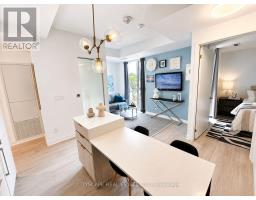Bathroom - 506 - 185 Alberta Avenue, Toronto, ON M6C0A5 Photo 6