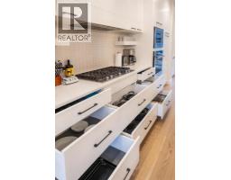 2pc Bathroom - 2433 30 Street Sw, Calgary, AB T3E2L9 Photo 6