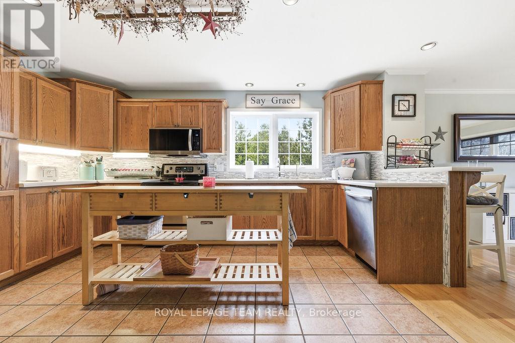5195 MCDONALD'S CORNERS ROAD, Lanark Highlands — photo 11