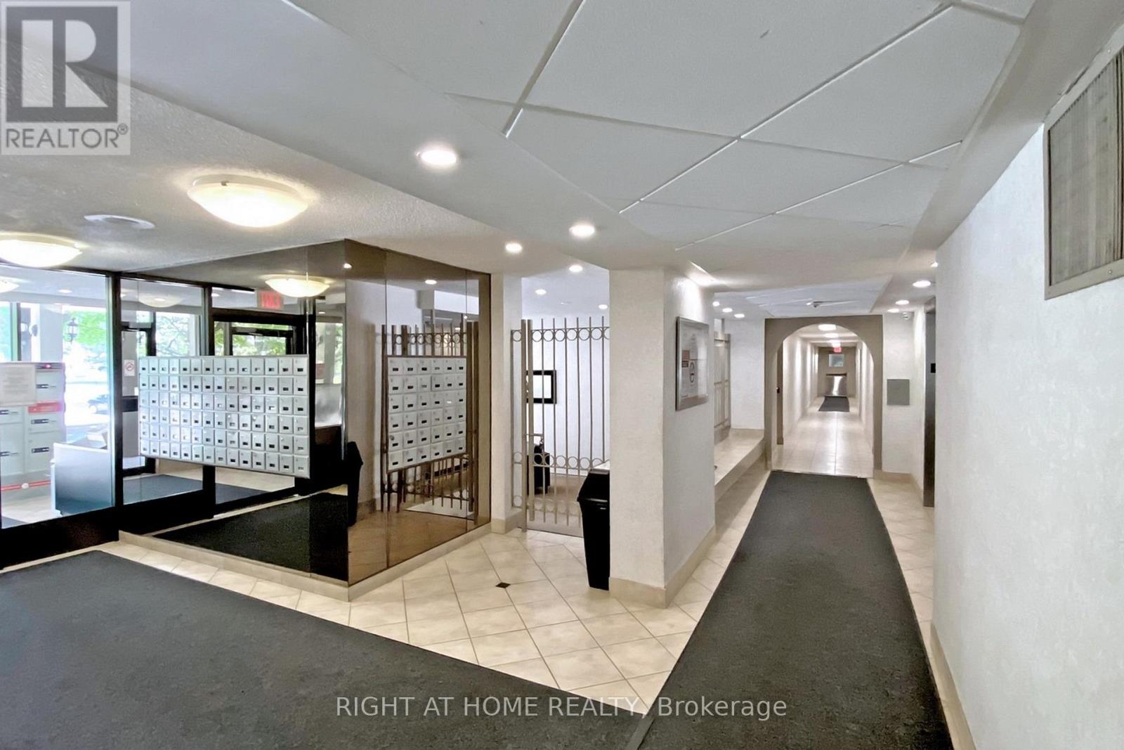 1002 - 40 BAY MILLS BOULEVARD, Toronto (Tam O'Shanter-Sullivan) — photo 2