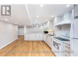 778 Firth Court, Newmarket, ON L3Y8H8 Photo 12
