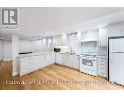 778 Firth Court, Newmarket, ON L3Y8H8 Photo 9