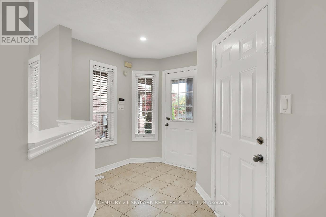44 FALLSTAR CRESCENT, Brampton (Fletcher's Meadow) — photo 3