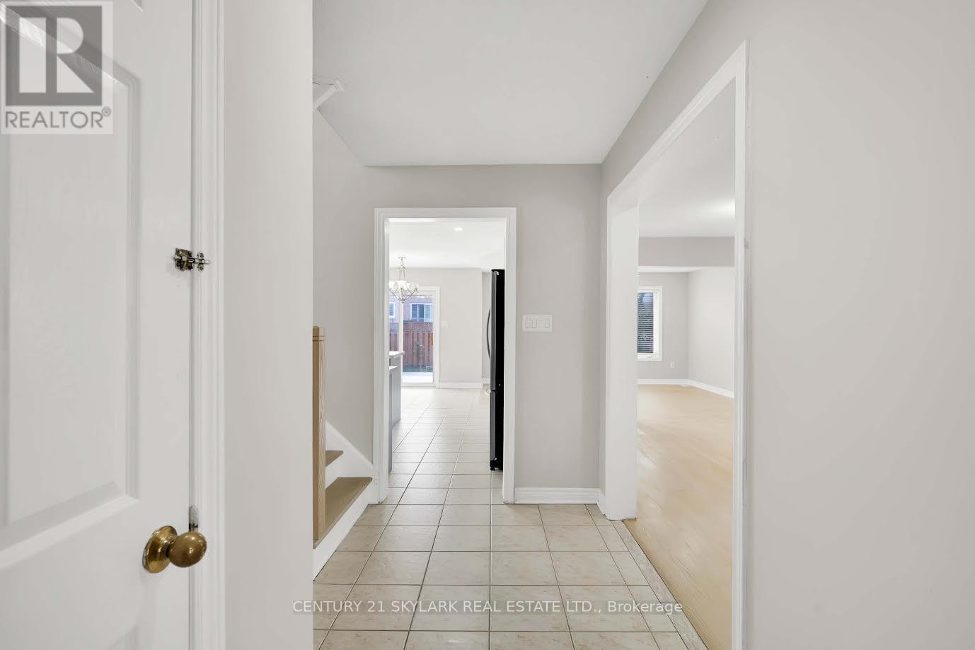 44 FALLSTAR CRESCENT, Brampton (Fletcher's Meadow) — photo 4