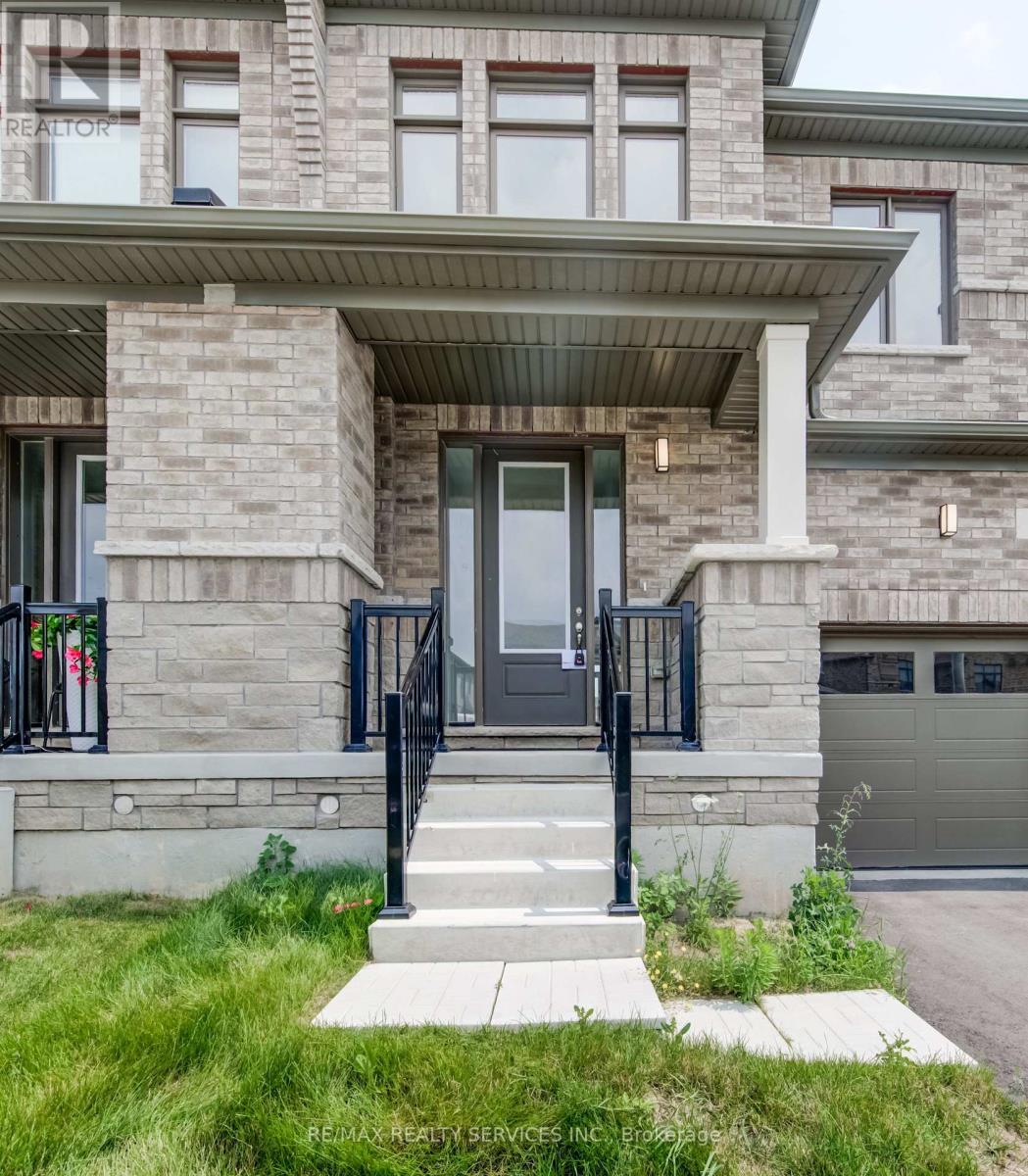 73 PRINCE PHILLIP BOULEVARD — photo 3