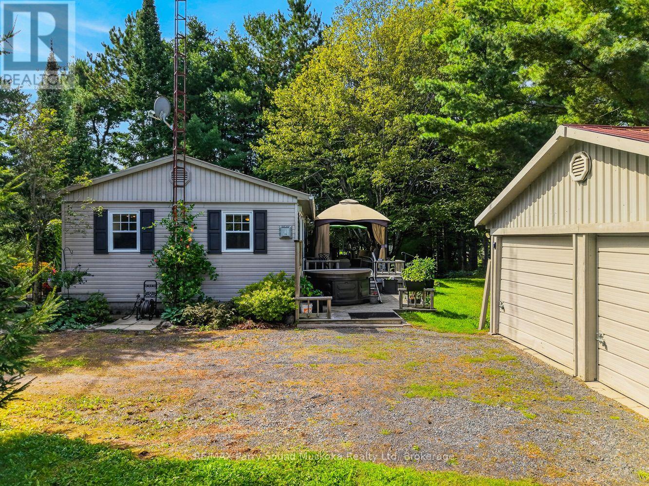 2 ROBINS NEST LANE - 4