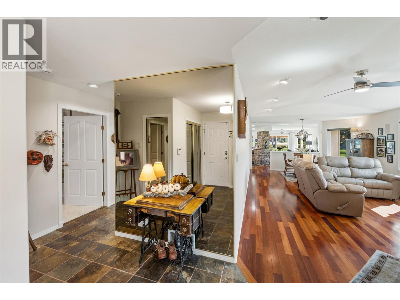 #116 801 Comox Street - 35