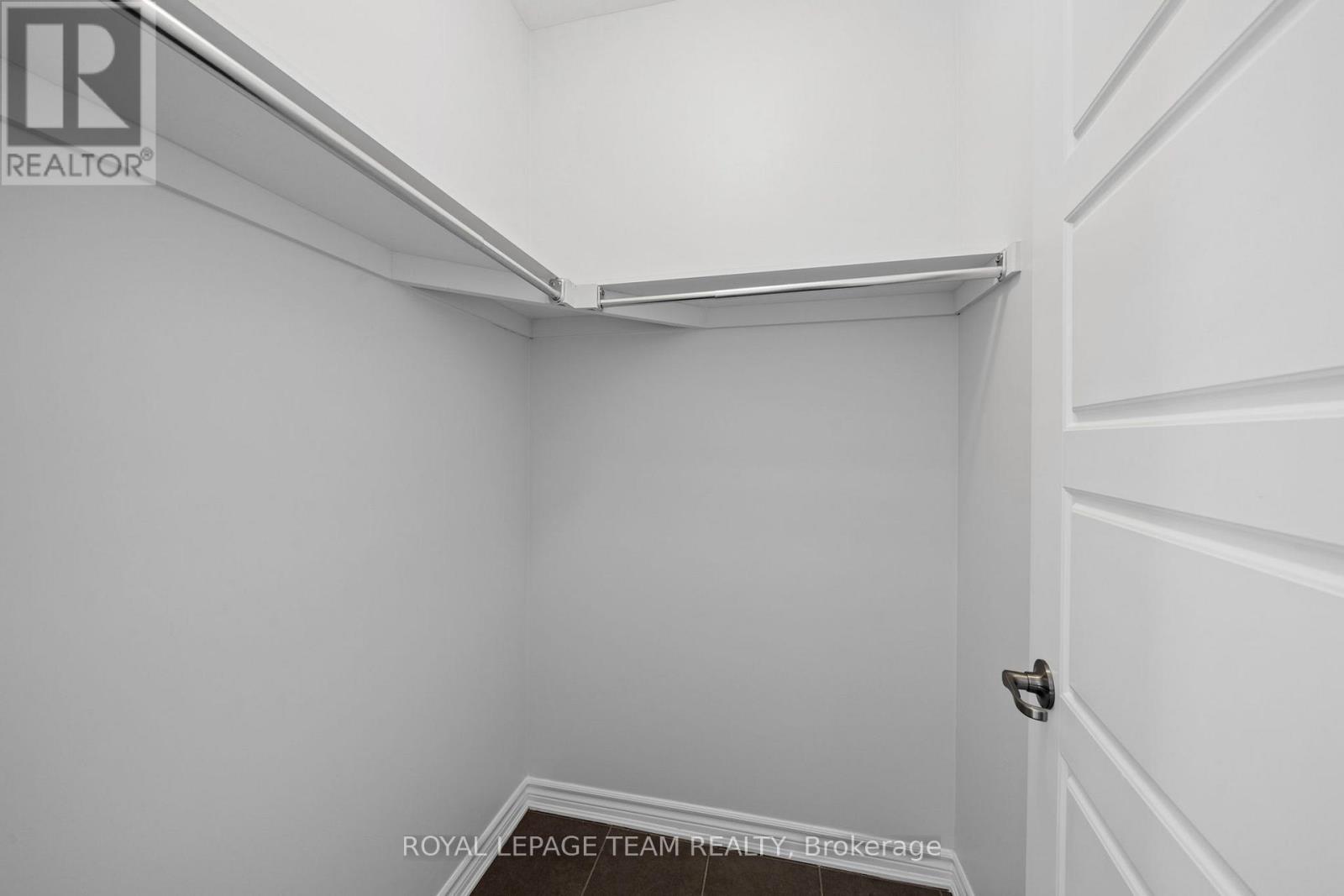 32 ESCALLONIA COURT, Ottawa — photo 5