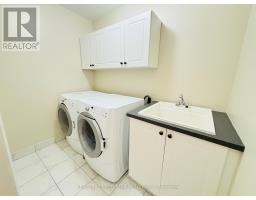 2370 Wasaga Drive, Oakville, ON L6H0B7 Photo 13