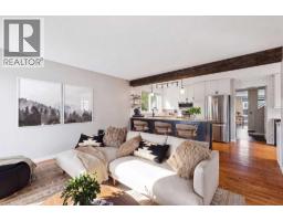 48 Woodglen Court Sw, Calgary, AB T2W4K3 Photo 18