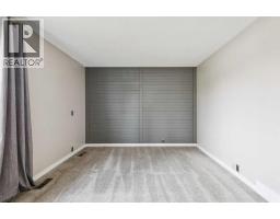 48 Woodglen Court Sw, Calgary, AB T2W4K3 Photo 25