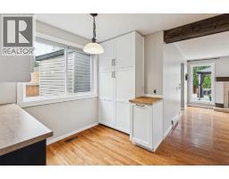 48 Woodglen Court Sw, Calgary, AB T2W4K3 Photo 15