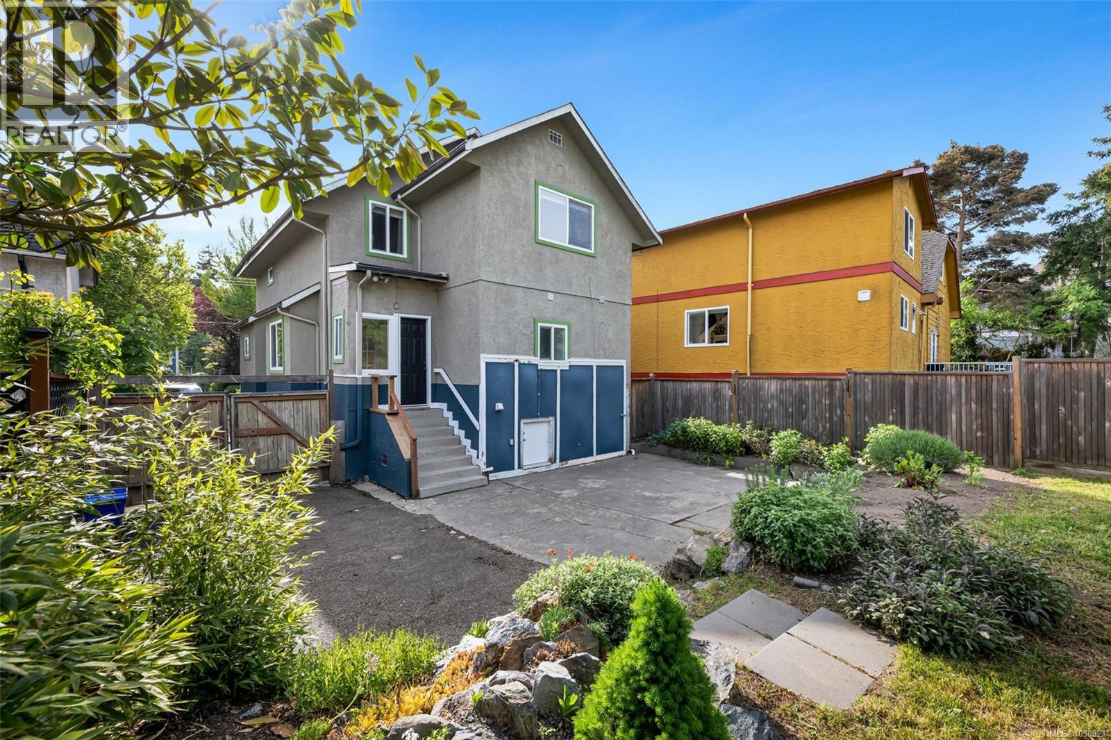  1622 Camosun Street, Victoria