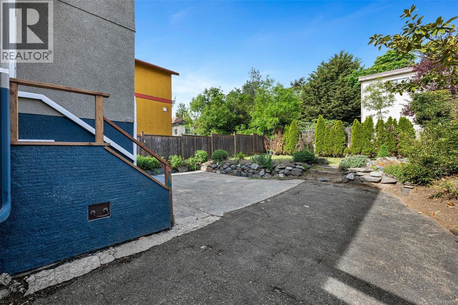 1622 Camosun St - 30