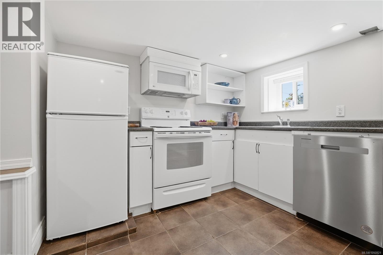 1622 Camosun St - 32